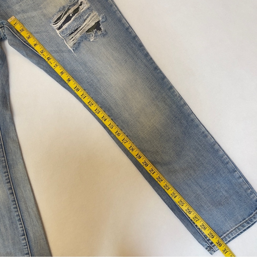 American Rag Men’s Distressed Jeans Size 34 Light Wash Camo Detail - Picture 15 of 15